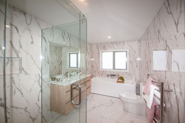 Photo of property in 6 Prestbury Grove, Churton Park, Wellington, 6037