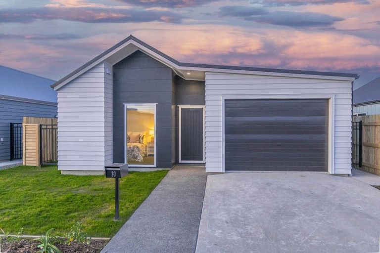 Photo of property in 20 Koru Loop, Paraparaumu, 5032