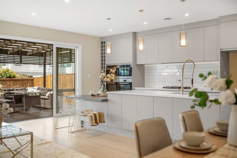 Photo of property in 61 Donegal Park Drive, Flat Bush, Auckland, 2019