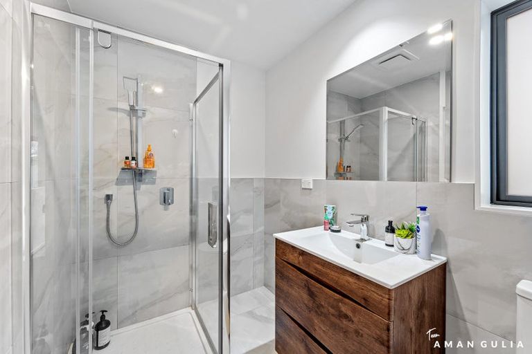 Photo of property in 21b Craigbank Avenue, New Lynn, Auckland, 0600