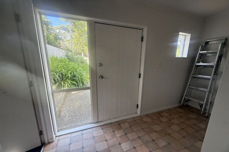 Photo of property in 1/114 Verran Road, Birkdale, Auckland, 0626