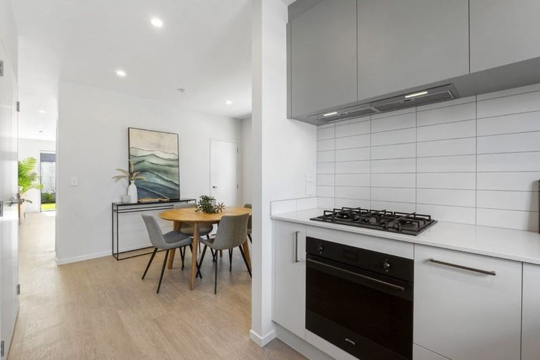 Photo of property in 10 Paraone Crescent, Takanini, 2112