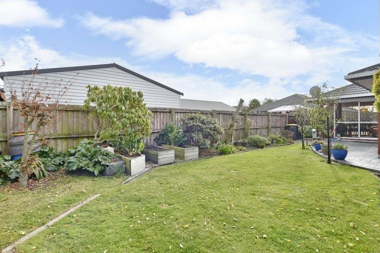Photo of property in 66 Dunedin Street, Redwood, Christchurch, 8051