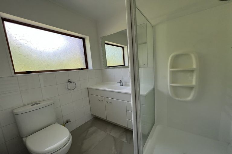 Photo of property in 71 Prince Regent Drive, Half Moon Bay, Auckland, 2012