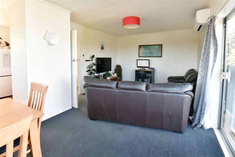 Photo of property in 10 John Road, Stanmore Bay, Whangaparaoa, 0932