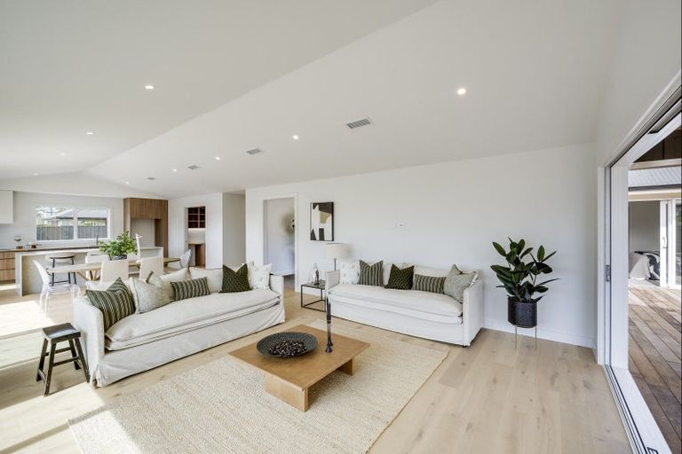 Photo of property in 37 Arataki Road, Havelock North, 4130