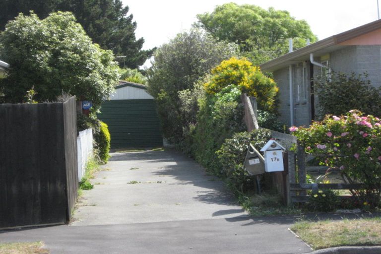 Photo of property in 2/17 Tamarisk Place, Parklands, Christchurch, 8083