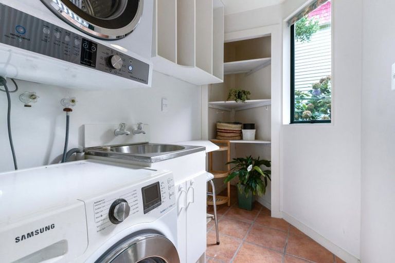 Photo of property in 59 Reserve Terrace, Lyttelton, 8082