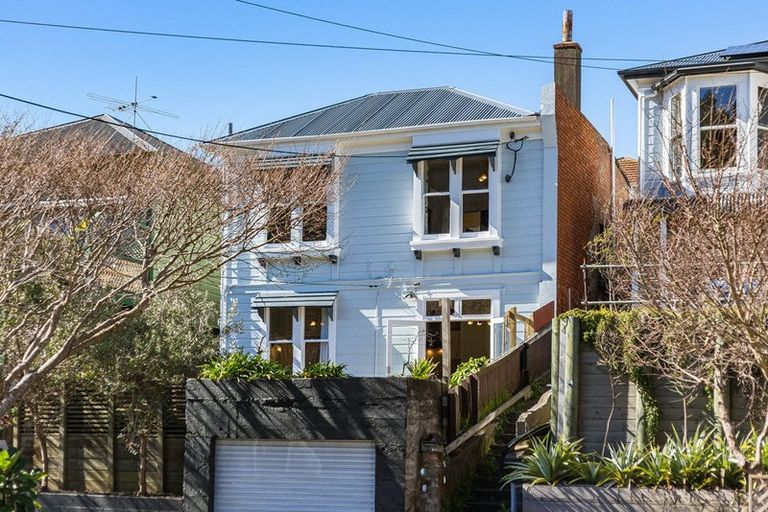 Photo of property in 19 Royal Street, Berhampore, Wellington, 6023