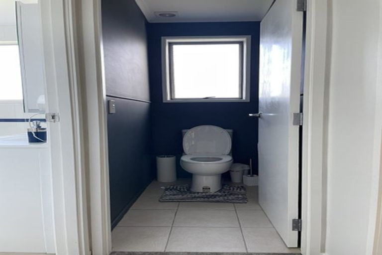 Photo of property in 28a Waimumu Road, Massey, Auckland, 0614