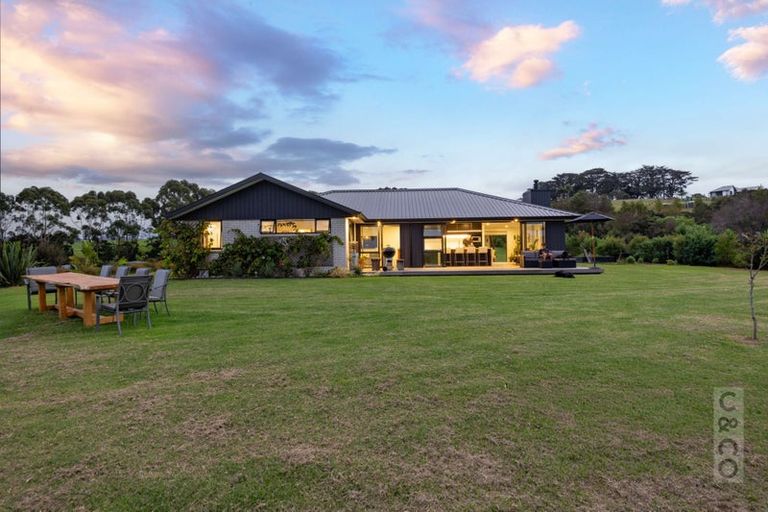 Photo of property in 225b Amreins Road, Taupaki, 0782