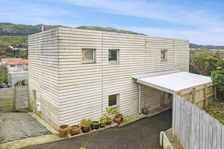 Photo of property in 25a Bell Street, Tawa, Wellington, 5028