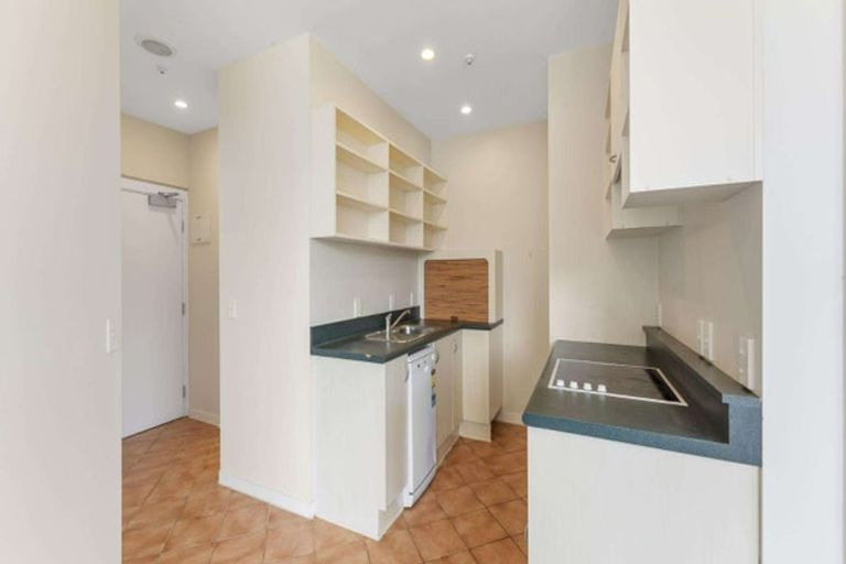 Photo of property in Terrace Tower Apartments, 126 The Terrace, Wellington Central, Wellington, 6011