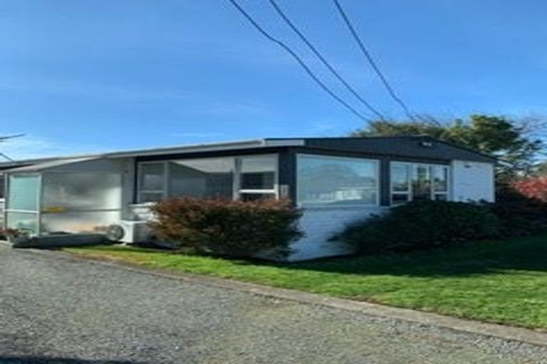 Photo of property in 25 Prestons Road, Redwood, Christchurch, 8051