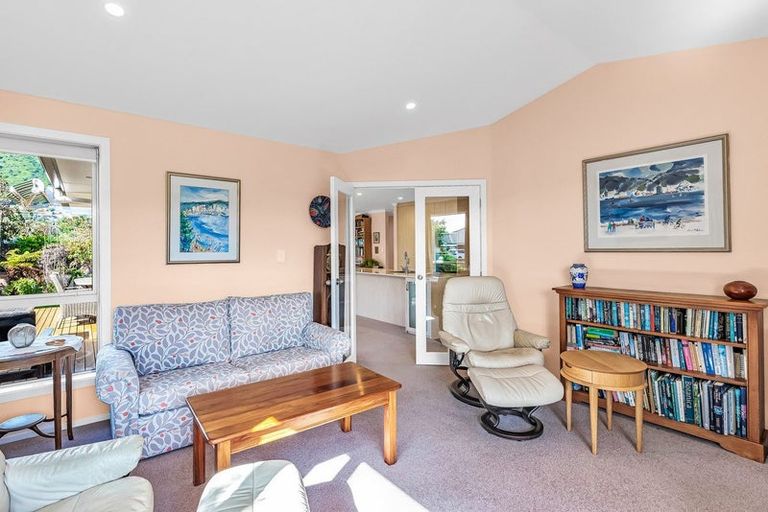 Photo of property in 82 Waipunahau Road, Waikanae, 5036