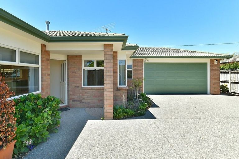 Photo of property in 15a Hatton Road, Orewa, 0931