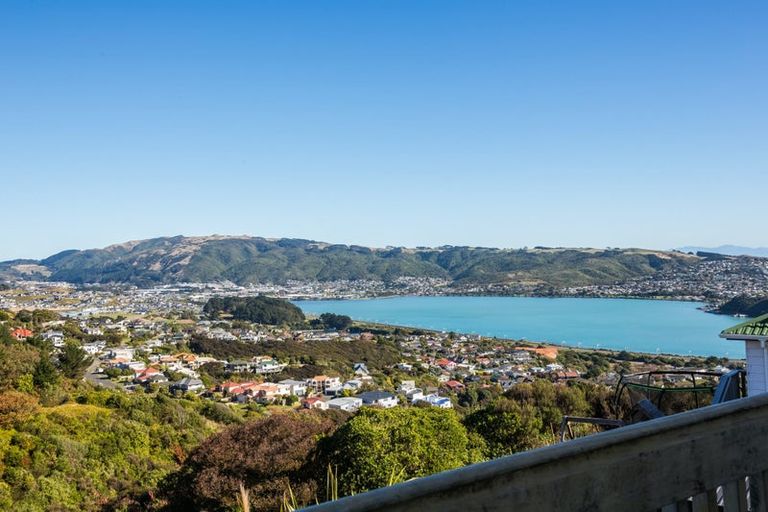 Photo of property in 17 Coventry Close, Ascot Park, Porirua, 5024