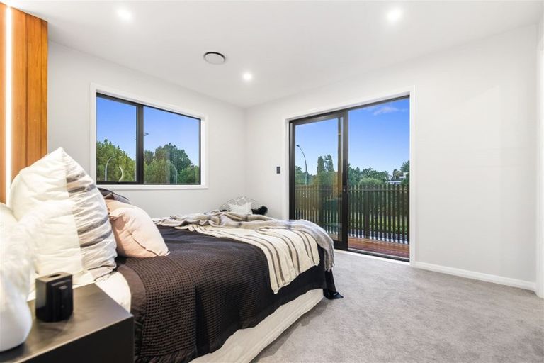 Photo of property in 64u2 Banbury Crescent, Fairfield, Hamilton, 3214