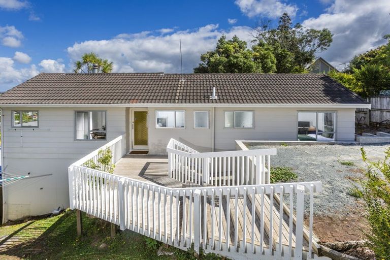 Photo of property in 40 Tree View Avenue, Glenfield, Auckland, 0629