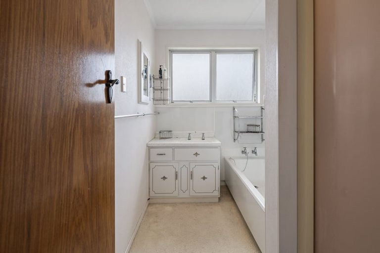 Photo of property in 36 John F Kennedy Drive, Milson, Palmerston North, 4414