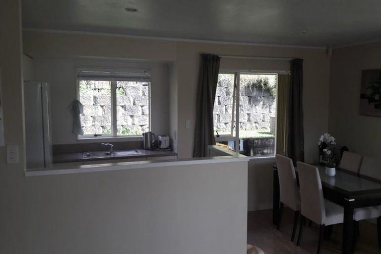 Photo of property in 6 Cretian Crescent, Henderson, Auckland, 0612