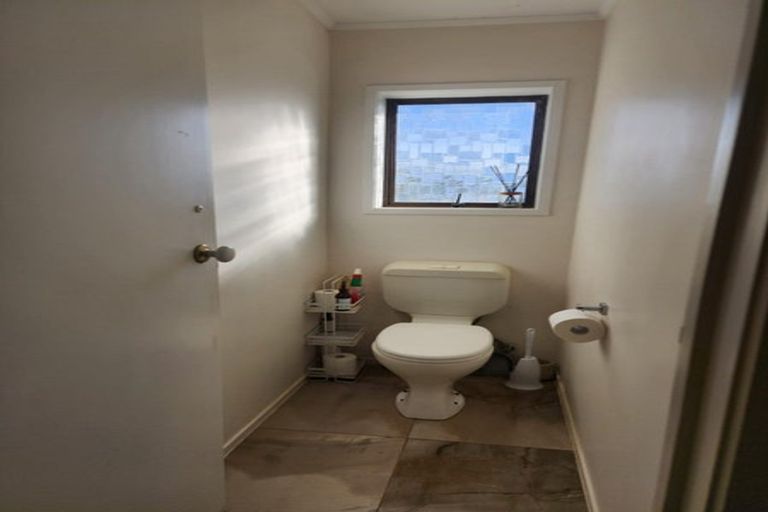 Photo of property in 1/18 Kentigern Close, Pakuranga, Auckland, 2010