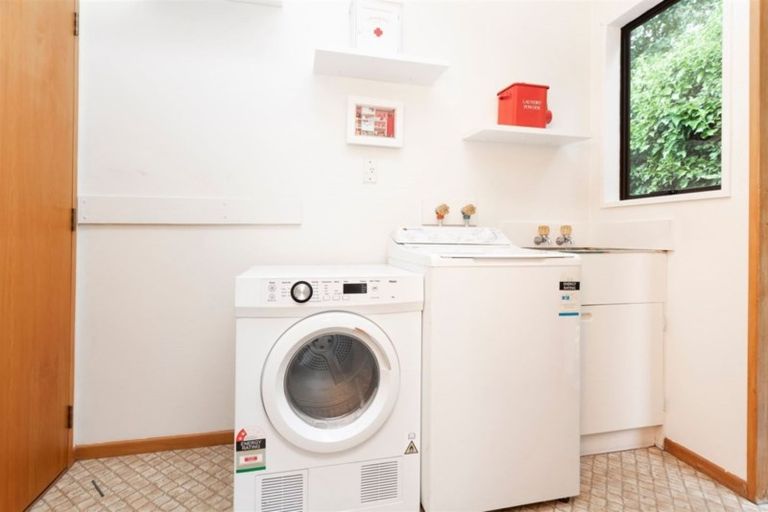 Photo of property in 92b Englefield Road, Northwood, Christchurch, 8051