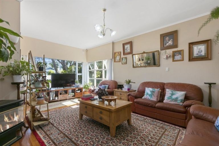Photo of property in 76 Hautana Street, Woburn, Lower Hutt, 5010