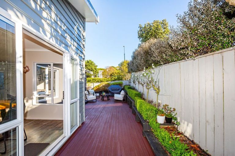 Photo of property in 11 Te Puia Drive, Aotea, Porirua, 5024
