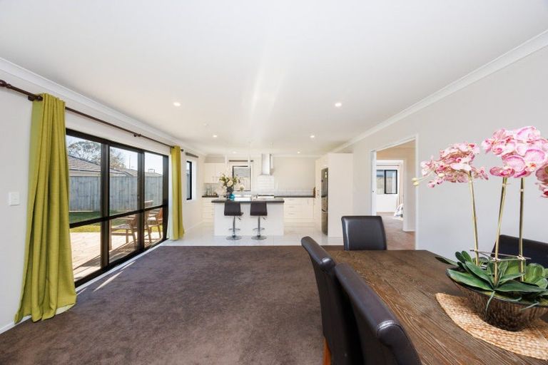 Photo of property in 4 Butler Place, Fitzherbert, Palmerston North, 4410