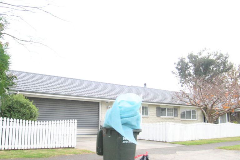 Photo of property in 2 Lowther Place, Taradale, Napier, 4112