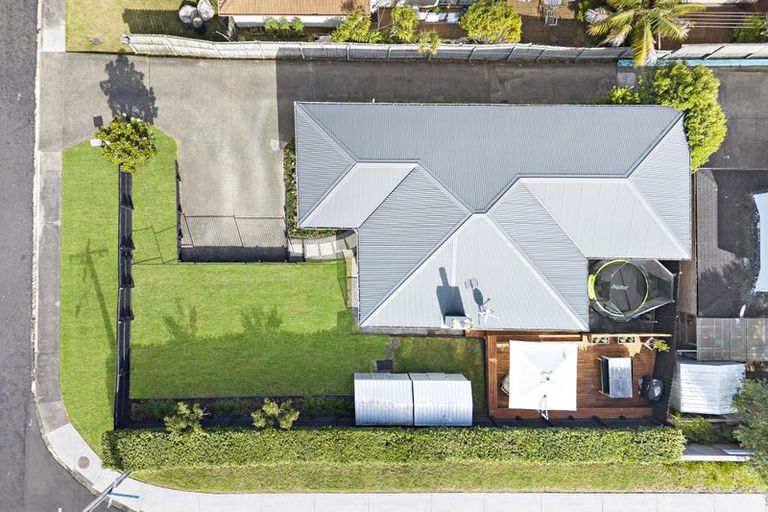 Photo of property in 7 Kenmure Avenue, Forrest Hill, Auckland, 0620