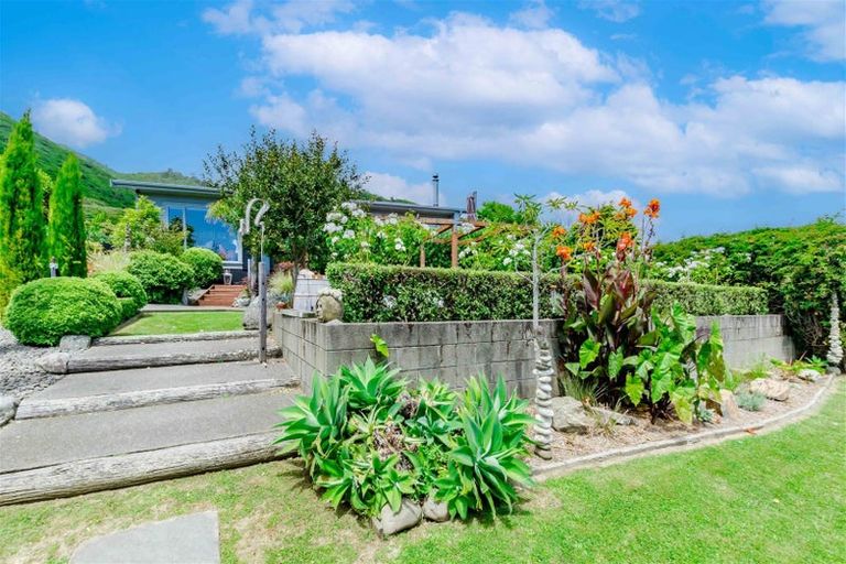 Photo of property in 11 Kotare Street, Waikanae, 5036