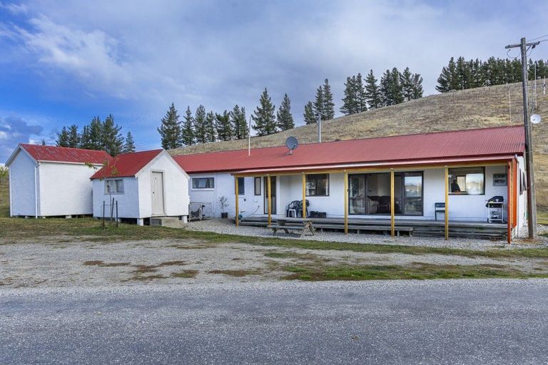 Photo of property in 42 Kawiu Road, Levin, 5510