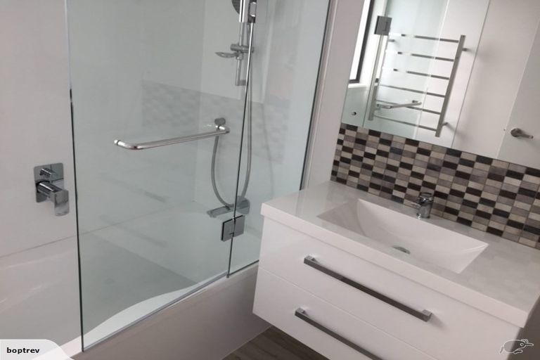 Photo of property in 94 Stanley Road, Glenfield, Auckland, 0629