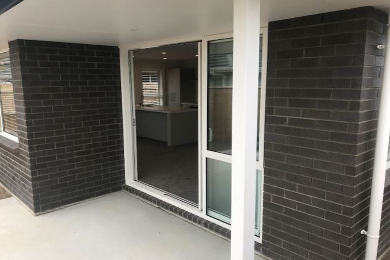 Photo of property in 27 Pohe Street, Waikanae, 5036