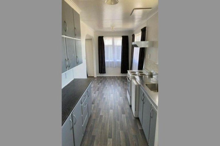 Photo of property in 12 Mosston Road, Castlecliff, Whanganui, 4501