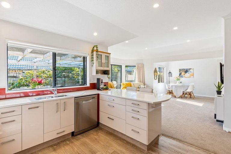 Photo of property in 3 Takahe Drive, Paraparaumu Beach, Paraparaumu, 5032