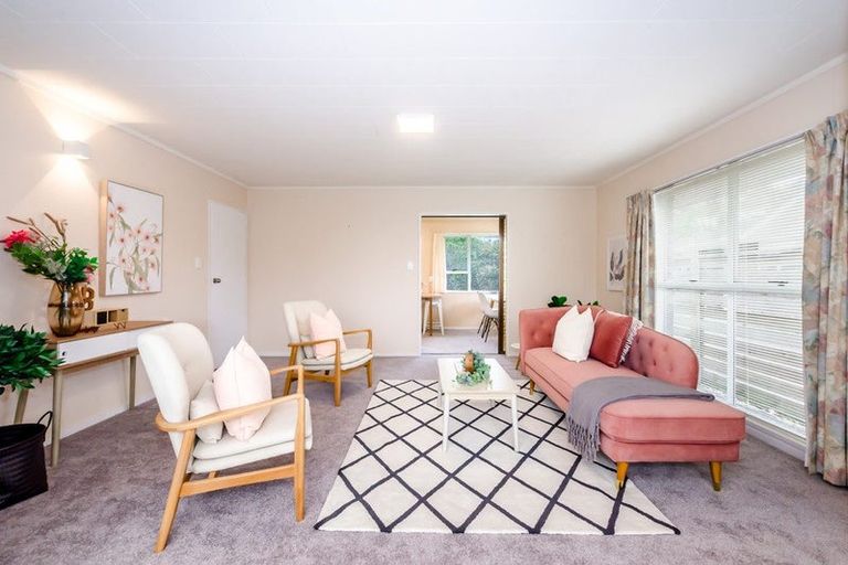 Photo of property in 19a Rewarewa Crescent, Waikanae, 5036