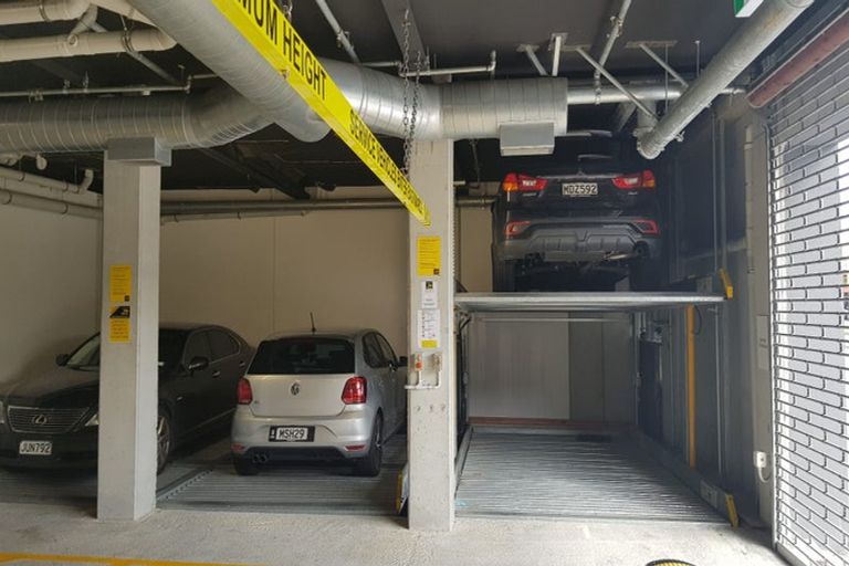Photo of property in Alpha Apartments, 503/4u Elizabeth Street, Mount Victoria, Wellington, 6011