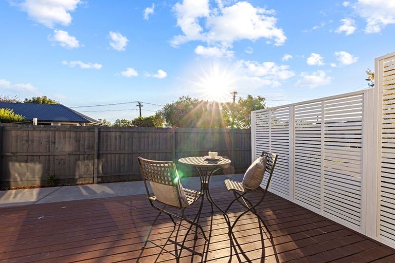 Photo of property in 185 Bowhill Road, New Brighton, Christchurch, 8083