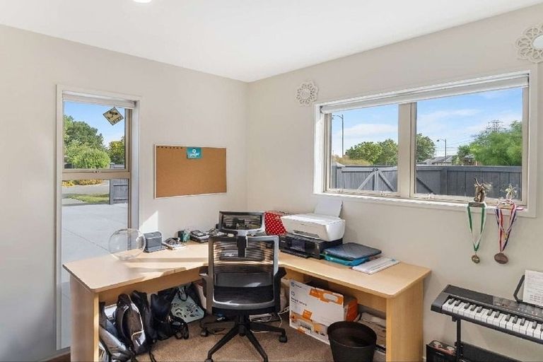 Photo of property in 15 Little Oaks Drive, Yaldhurst, Christchurch, 8042