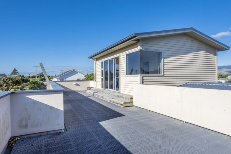 Photo of property in 9a Karaka Street, Otaki Beach, Otaki, 5512