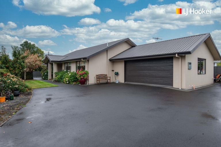 Photo of property in 11 Reid Avenue, Mosgiel, 9024