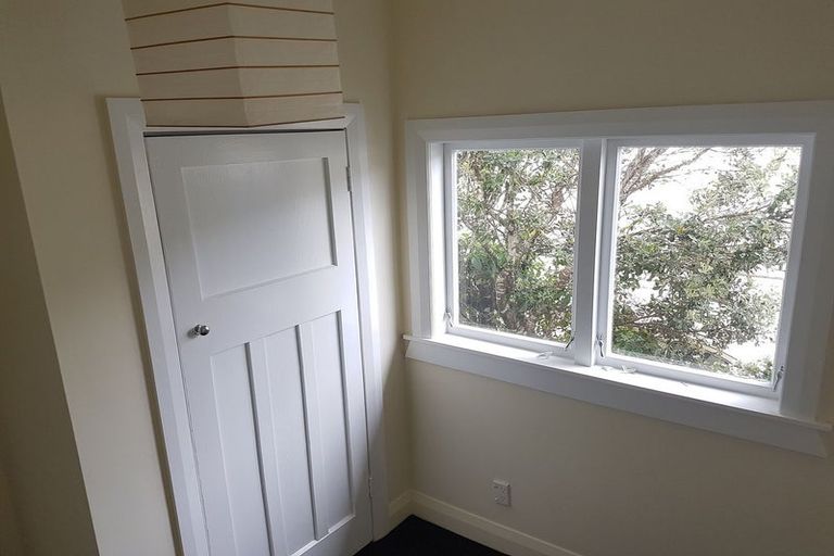 Photo of property in 15a Raine Street, Karori, Wellington, 6012