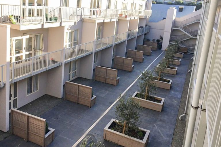 Photo of property in Luxford Villas, 311/72u Herald Street, Berhampore, Wellington, 6023