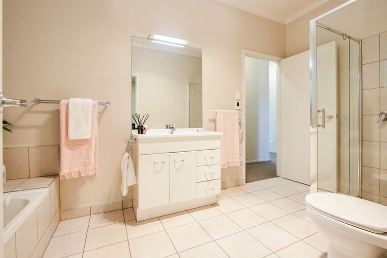 Photo of property in 302 Nottingley Road, Frimley, Hastings, 4120