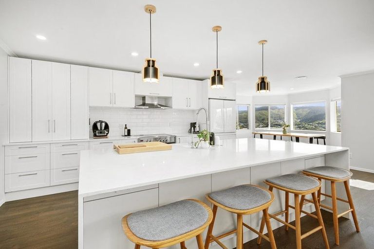 Photo of property in 125 Woodman Drive, Tawa, Wellington, 5028