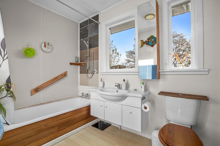 Photo of property in 20 Theyers Street, Alexandra, 9320