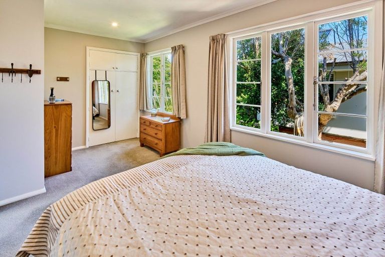 Photo of property in 135 Seaview Road, Paraparaumu Beach, Paraparaumu, 5032